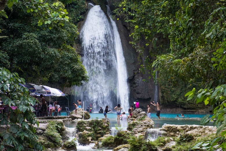 Kawasan-Falls-Tourists